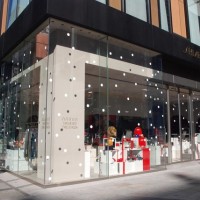 銀座7丁目交差点に位置するSHISEIDO THE GINZA