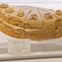 作り置きはせず、一つひとつ丁寧に作られたケーキが並ぶ