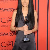 「2013年CFDAファッションアワード」で受賞したヴェラ・ウォン