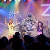 デジタルｘカワイイカルチャーがコラボ！AMOYAMOがロボットバンドと共演ライブ！