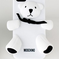 「モスキーノ」ジェンナリーノ君のiPhoneケース新色（ホワイト）