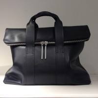 ブラックレザーの31 hour Bag