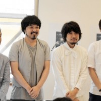 左から仁野覚エスモードインターナショナル代表、坂部三樹郎ミキオサカベデザイナー、山縣良和リトゥンアフターアワーズデザイナー、メディアディレクター菅井俊之氏