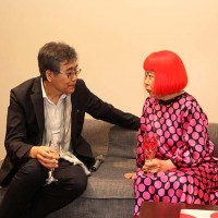 草間彌生氏と森美術館館長の南條史生氏