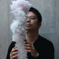 2012年度のMaison et ObjetでCreator of the Yearを受賞した吉岡徳仁氏（作品「Crystallized Rose」）