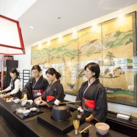 グランルーフにオープンする「ふれんち茶懐石 京都 福寿園茶寮」壁面には洛中洛外図が掛かる