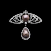 Brooch, natural brown pearls set in platinum and diamonds