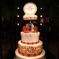 9月に東京で開催された「ピエール・エルメ・パリ」の新作発表会では、15周年を祝うスペシャルケーキが登場