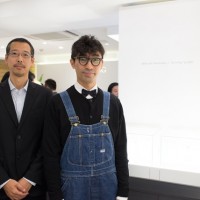 ディレクションを務めた岡田栄造氏と建築家・中山英之氏