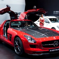 SLS AMG最終モデル「SLS AMG GT FINAL EDITION」。跳ね上がるドアのガルウィングが特徴