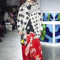 ロンドンV&Aで開催された山本寛斎のファッションショー「Fashion in Motion "Kansai Yamamoto" Fashion Show」