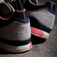 アディダスオリジナルス、SNEAKERFREAKER誌とコラボ。トルション復刻版発売