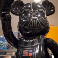 BE@RBRICK DARTH VADERTM 1000％の予約も承る