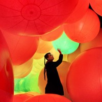 teamLab「世界は、均質化されつつ、変容し続ける」