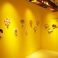 石黒亜矢子「化け猫うちわ展」　伊勢丹新宿店本館2階グローバルクローゼットギャラリーにて