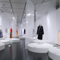 「Future Beauty 日本ファッション：不連続の連続」展