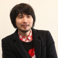 ファッションについて語る山縣良和氏