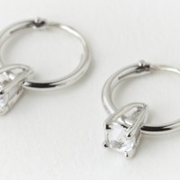 LITTLE STONE PIERCE、1万2,000円（税別）