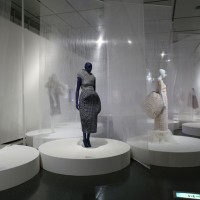 「Future Beauty 日本ファッション：不連続の連続」展