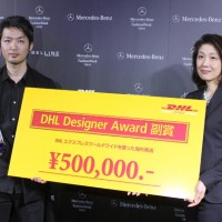 左から江角泰俊、DHLジャパン高田淳子執行役員