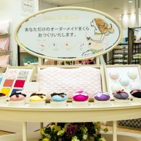 寝具専門店「ピローウィーカフェ リュクス」