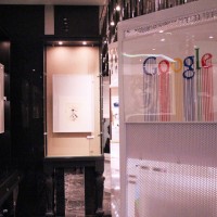 Googleのロゴをモチーフにしたゼウスの作品