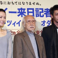 『オペレッタ狸御殿』監督の鈴木清順、出演したオダギリジョー、チャン・ツィイー