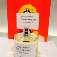 新作「フラワーヘッド（FLOWERHEAD）」は、花嫁のような美しさを香りで表現したフレグランス