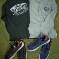 ダファー・オブ・セントジョージ×VANS、スニーカーと長袖Ｔシャツ