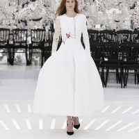 LOOK 2,EMBROIDERED WHITE SILK DRESS.