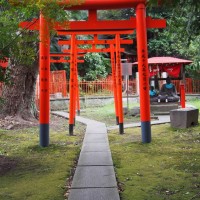 三囲神社