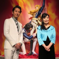 漫画家・池田理代子さんと展覧会スペシャルサポーターの谷原章介さん