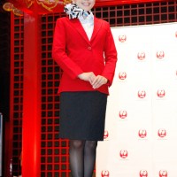 JAL＆JALエクスプレスが最初で最後の歴代制服ファッションショー。合弁を記念して