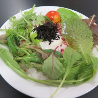 ビストロ コムニの「牛とろ丼」