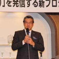 会見に出席した大西洋社長