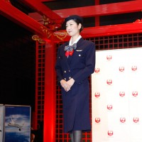 JAL＆JALエクスプレスが最初で最後の歴代制服ファッションショー。合弁を記念して