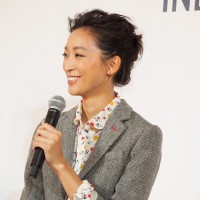 ユニクロ2014-15AWの広告キャストを務める女優兼モデルの杏