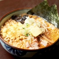 「白樺山荘（札幌）」のピュアホワイト&とろけるチーズのあぶり入りラーメン