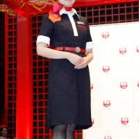 JAL＆JALエクスプレスが最初で最後の歴代制服ファッションショー。合弁を記念して