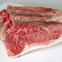 3週間以上熟成させた、骨付き熟成肉