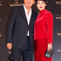 ザ・マッカランのパーティーに出席したマリオス・テスティーノと菊池凛子