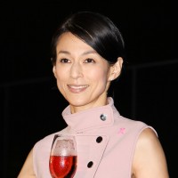 ピンクリボンキャンペーン2014アンバサダーの鈴木保奈美さん