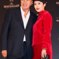 ザ・マッカランのパーティーに出席したマリオス・テスティーノと菊池凛子