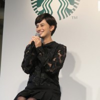 スターバックス ラテの大ファンであるホラン千秋さん