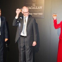 マリオ・テスティーノ、ザ・マッカランのモルト担当ディレクターのケン・グリア、菊池凛子