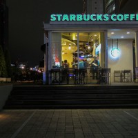 スターバックスコーヒー 新宿サザンテラス店