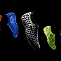 「Nike ZVEZDOCHKA」の10周年記念復刻モデル