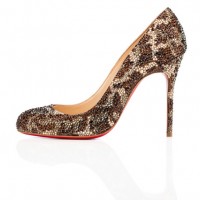 限定アイテム「FIFI 100 Strass Leopard Suede Burma」 48万5,000円