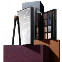 「NARS ザ ナーズイスト デュアルインテンシティーアイシャドーパレット」は、二つのルックを可能に