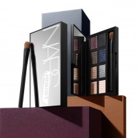 「NARS ザ ナーズイスト デュアルインテンシティーアイシャドーパレット」は、二つのルックを可能に